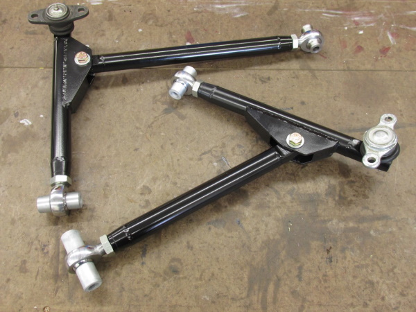 Custom chromoly control arms.